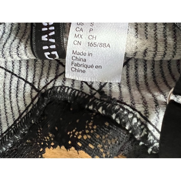 H&M Butterfly Crop Top - Picture 3 of 3